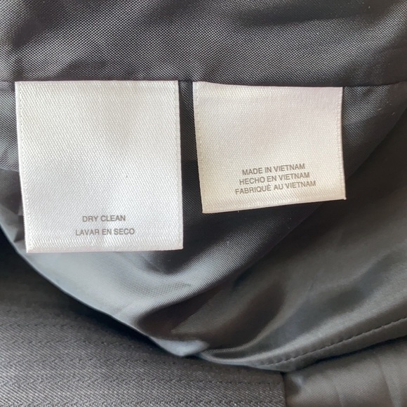 Le Suit Pinstripe Jacket & Wide-Leg Pant Suit - Picture 6 of 9